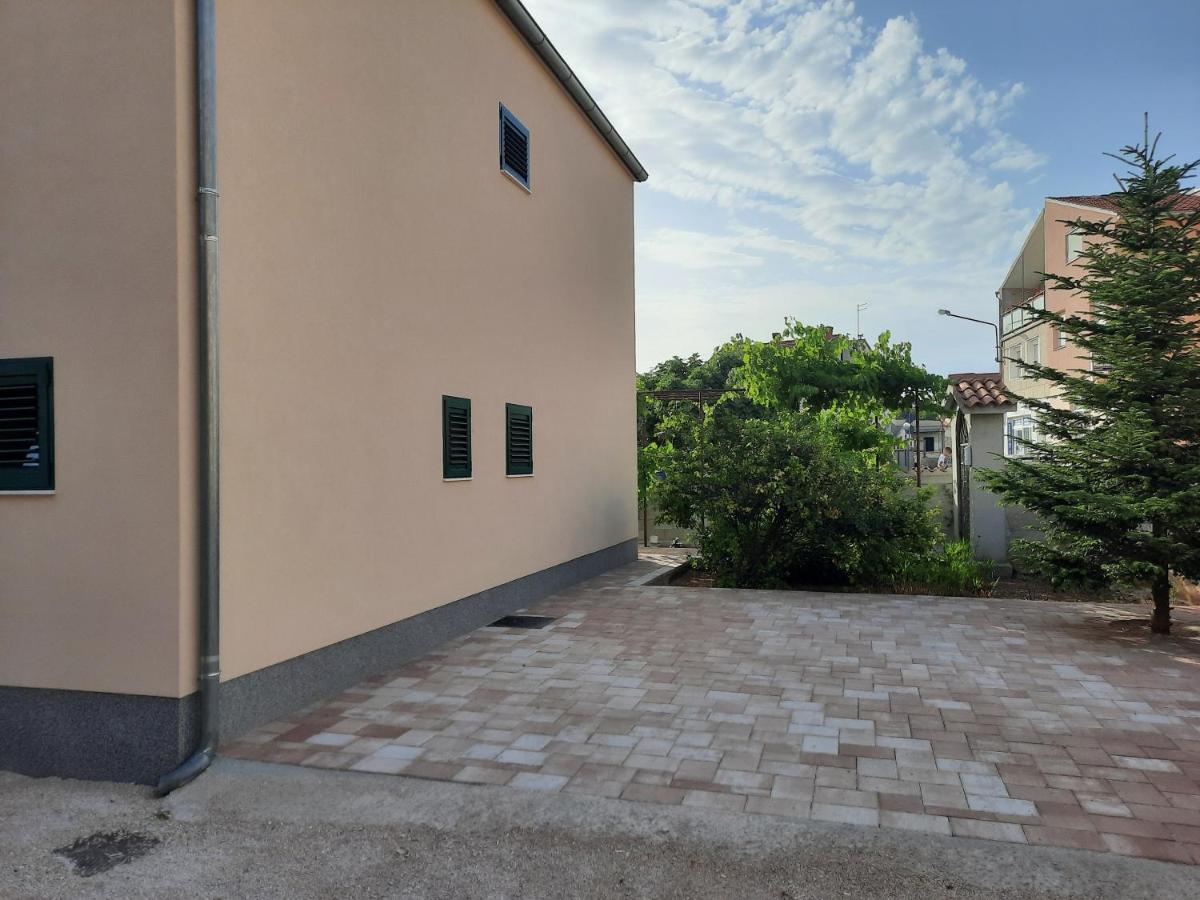 Apartman Laura M Vodice Exteriör bild