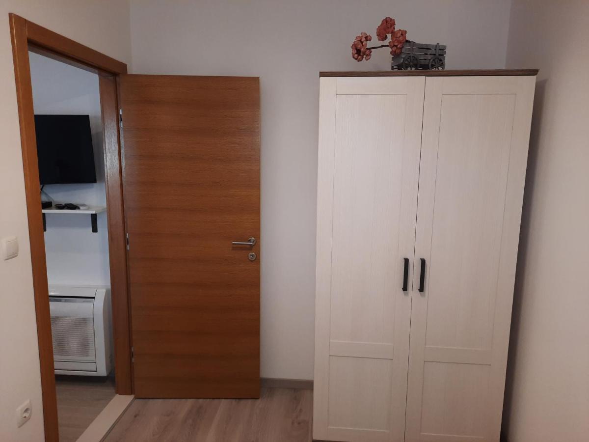 Apartman Laura M Vodice Exteriör bild