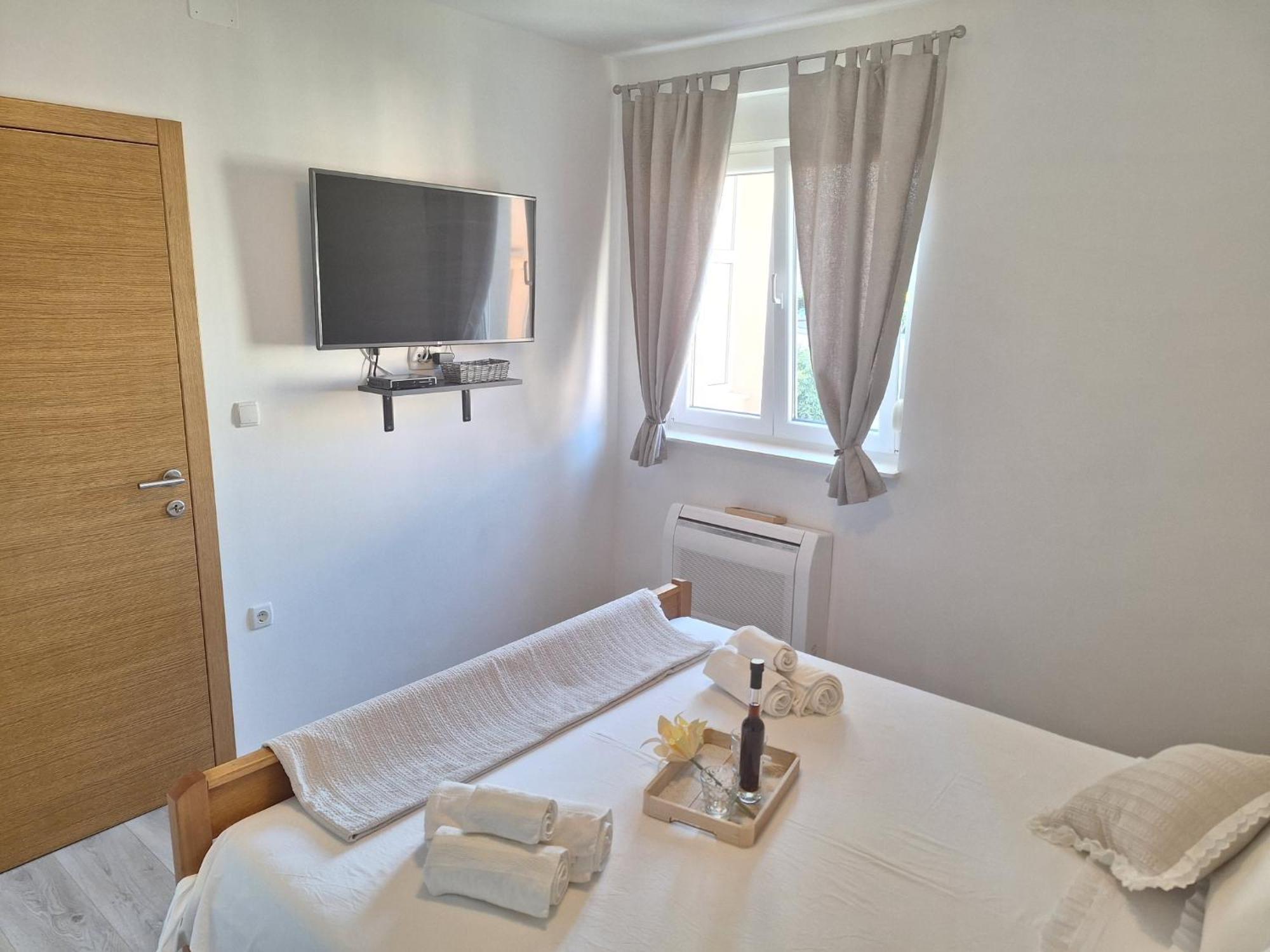 Apartman Laura M Vodice Exteriör bild