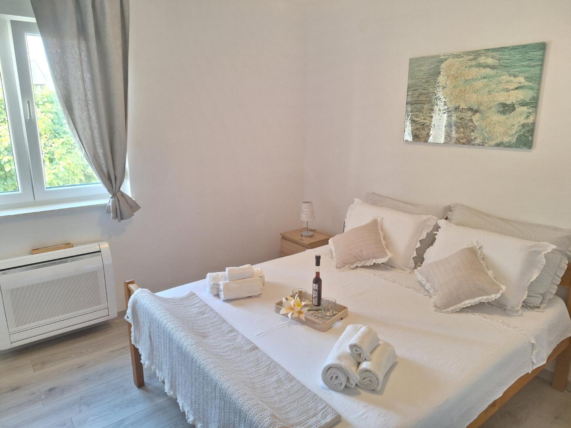 Apartman Laura M Vodice Exteriör bild